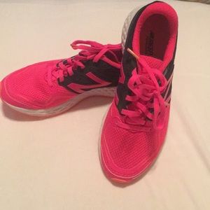 New Balance Tennis Shoes